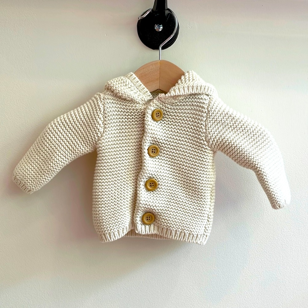 Little Planet by Carter’s - Baby Organic Signature Stitch Cardigan in Cream. EUC
